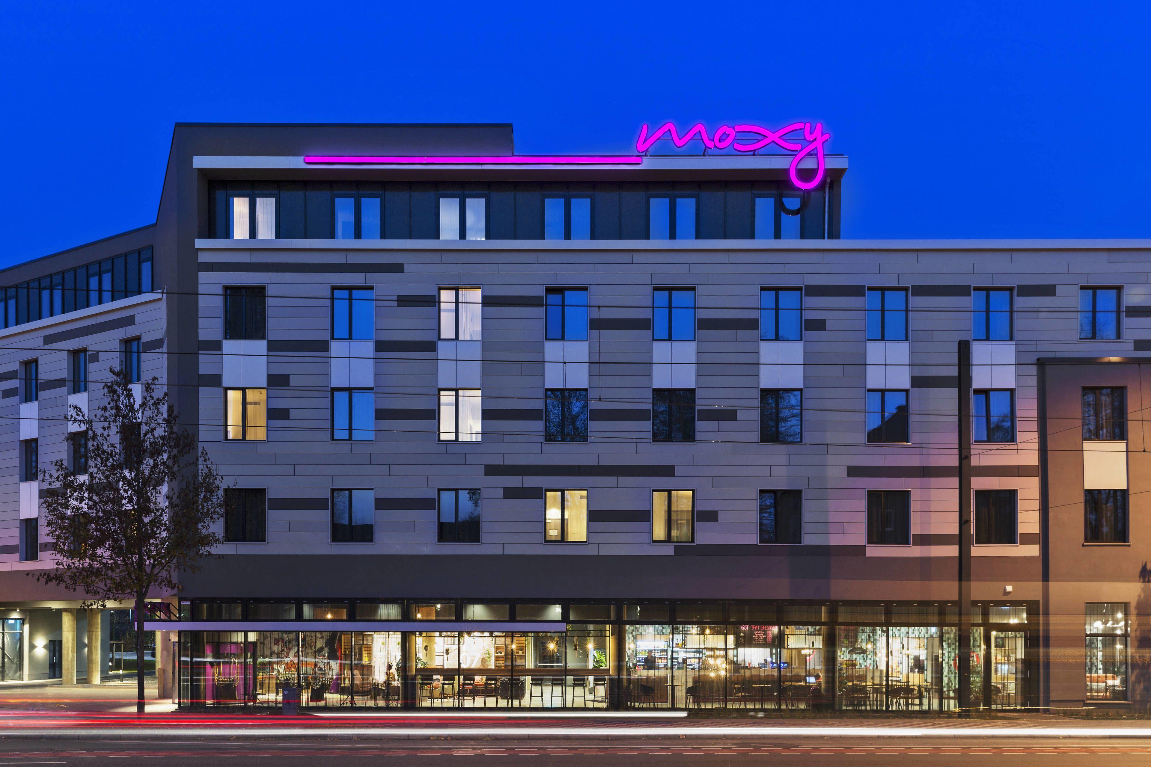 Moxy Duesseldorf South — Fotos 1